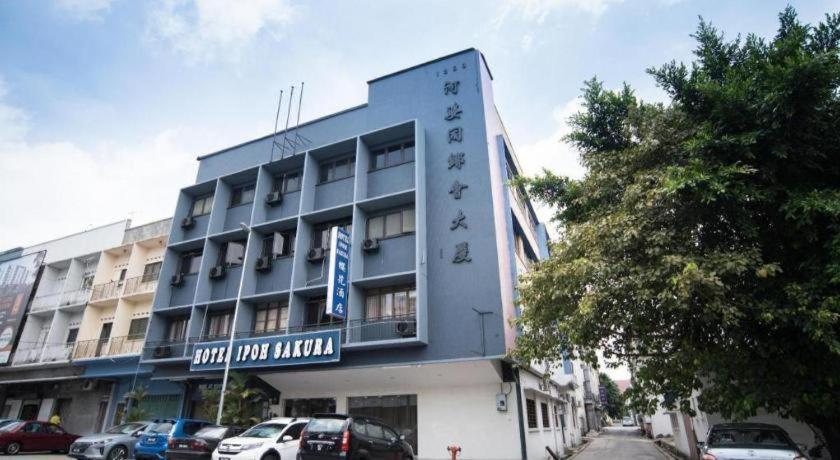 Sakura Hotel 3*